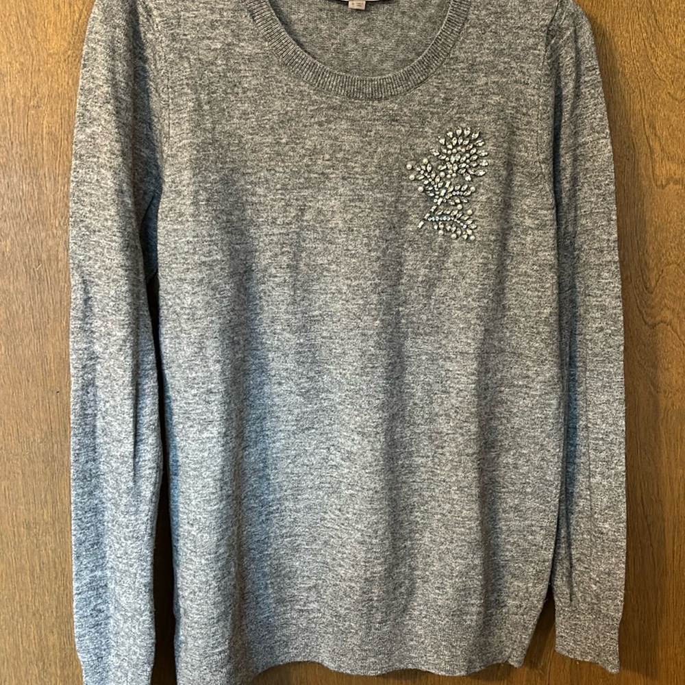 Women’s pullover sweater